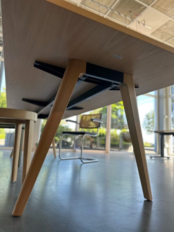 THONET Vierfußtisch 1500