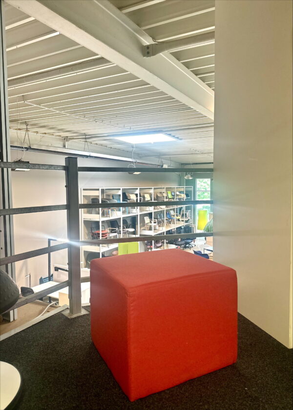 PROFIM Sitzwürfel Vancouver Oto Vos1